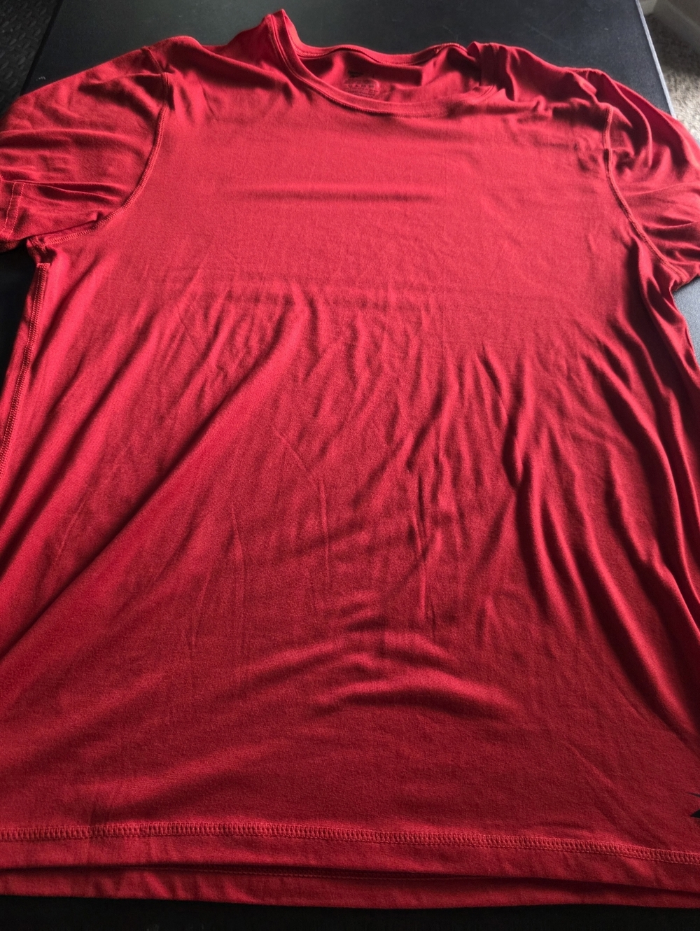 Gently Used Mens size Large Reebok performance shirt in Red